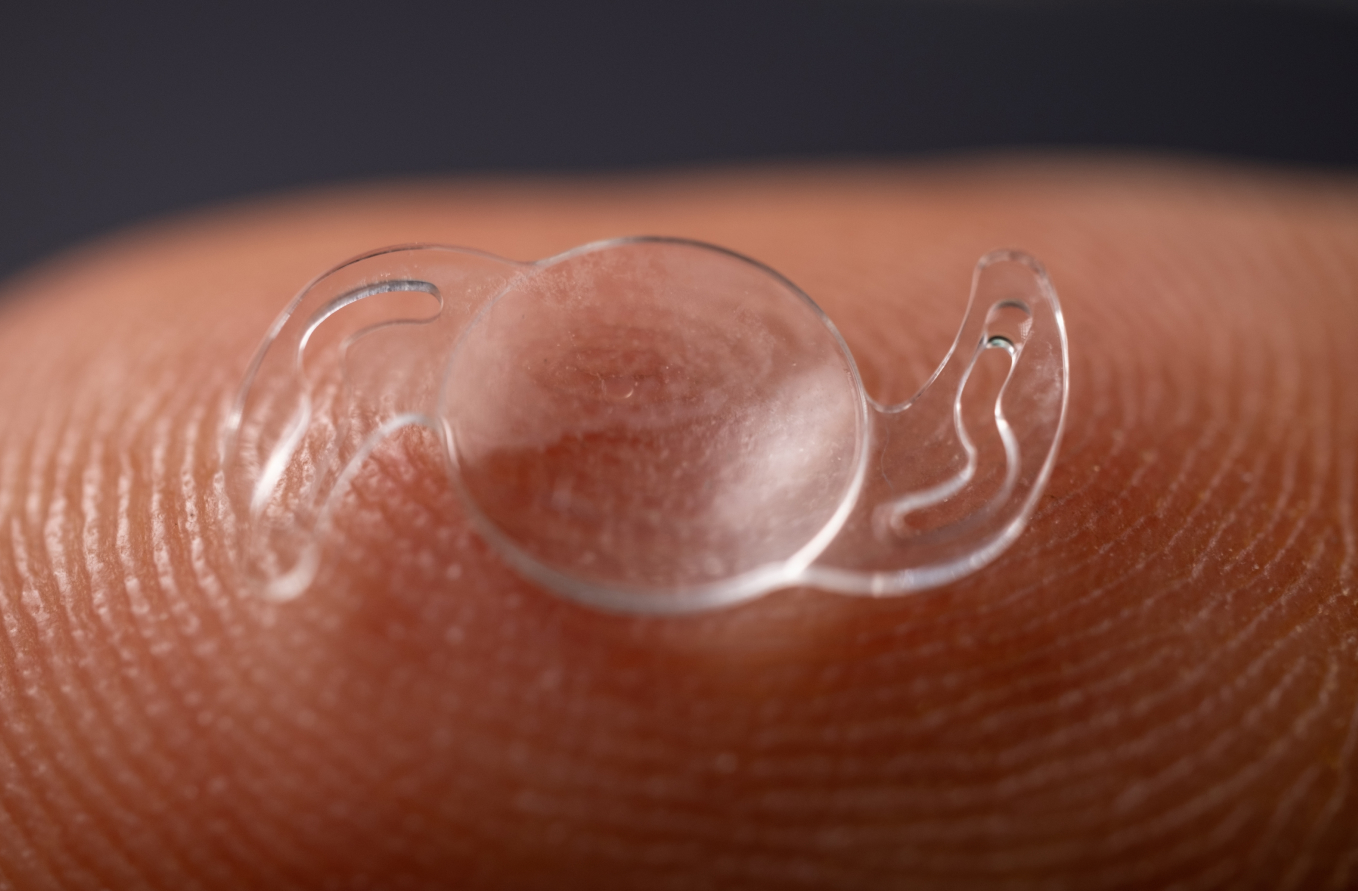 Pacient valorant cirurgia refractiva a la Clínica Oftalmològica Rubí